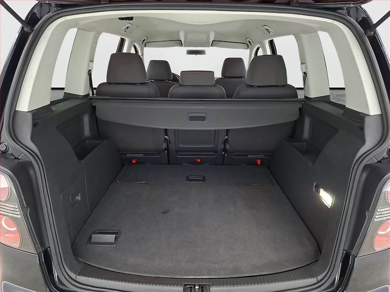 Volkswagen Touran (2008) Cross 2.0 TDI, Tempomat - fotka 13 z 15