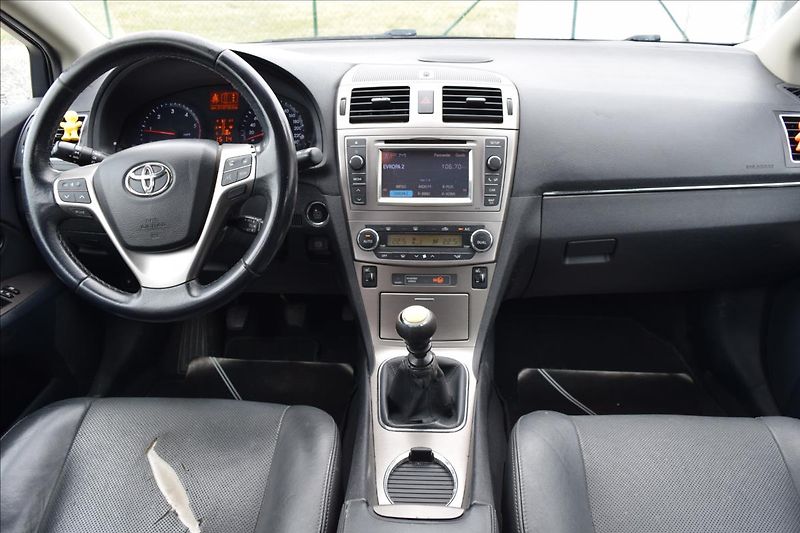 Toyota Avensis 2,2 D-CAT 130KW NOVÉ V CZ - fotka 22 z 43
