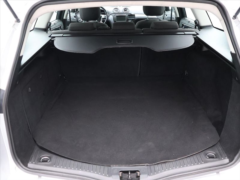 Ford Mondeo 1.6 TDCi 85kW Aut.Klima Navi - fotka 10 z 28