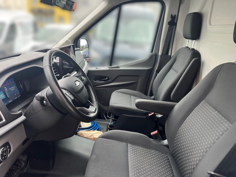 Ford Transit (2024) Trend 350 L2H2 Van BEV 68kWh  - fotka 7 z 12