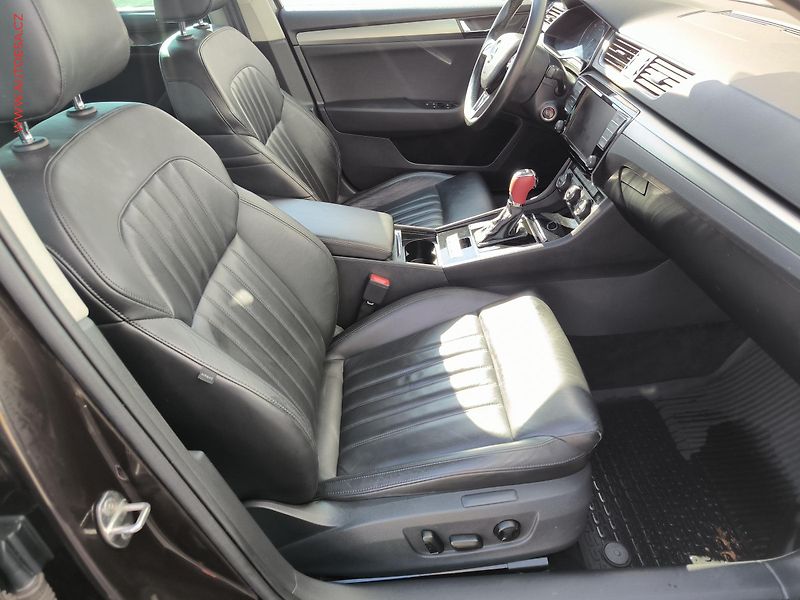 Škoda Superb (2015) 2.0 TDi, Style - fotka 12 z 17