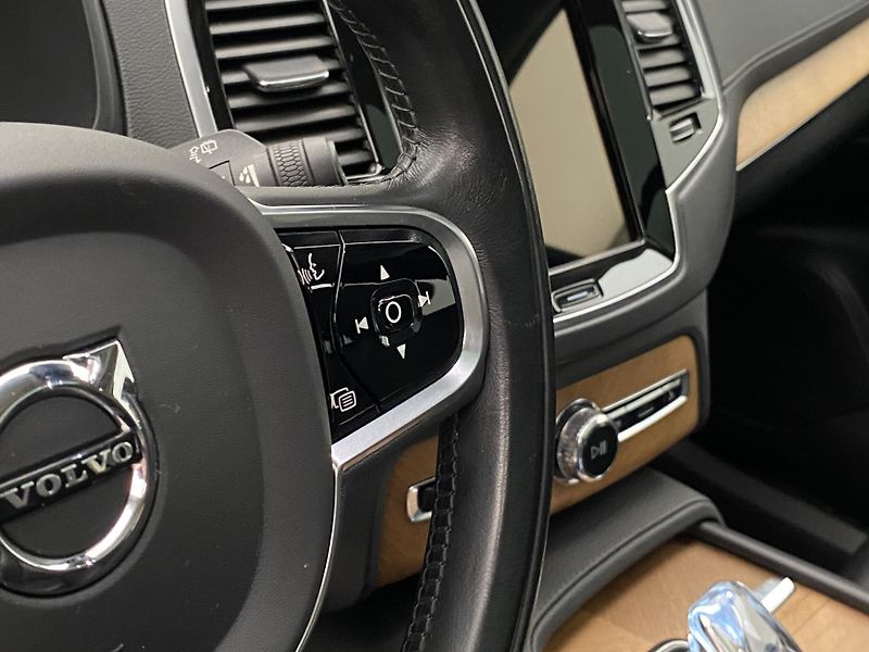 Volvo XC90 B5 AWD INSCRIPTION REZERVACE - fotka 20 z 46