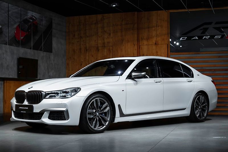 BMW Ostatní Li xDrive - fotka 1 z 32