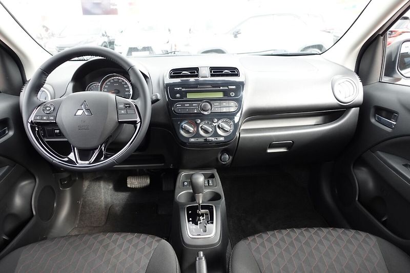 Mitsubishi Space Star ZLEVNĚNO 1,2i 52kW A/T - fotka 15 z 26
