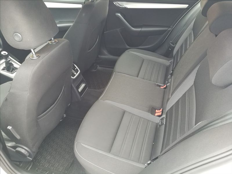 Škoda Octavia 1,5 TSi 1.majitel kombi - fotka 16 z 21