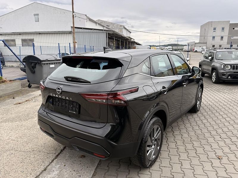 Nissan Qashqai (2022) 1.3 MHEV,140PS,ZÁRUKA - fotka 14 z 37
