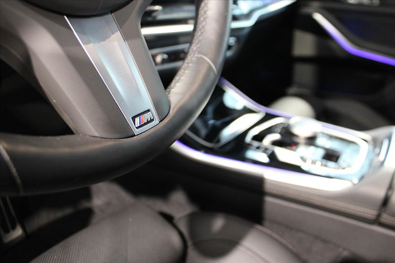 BMW X5 xDrive30d M Sport Pro DAProf/3 - fotka 14 z 34