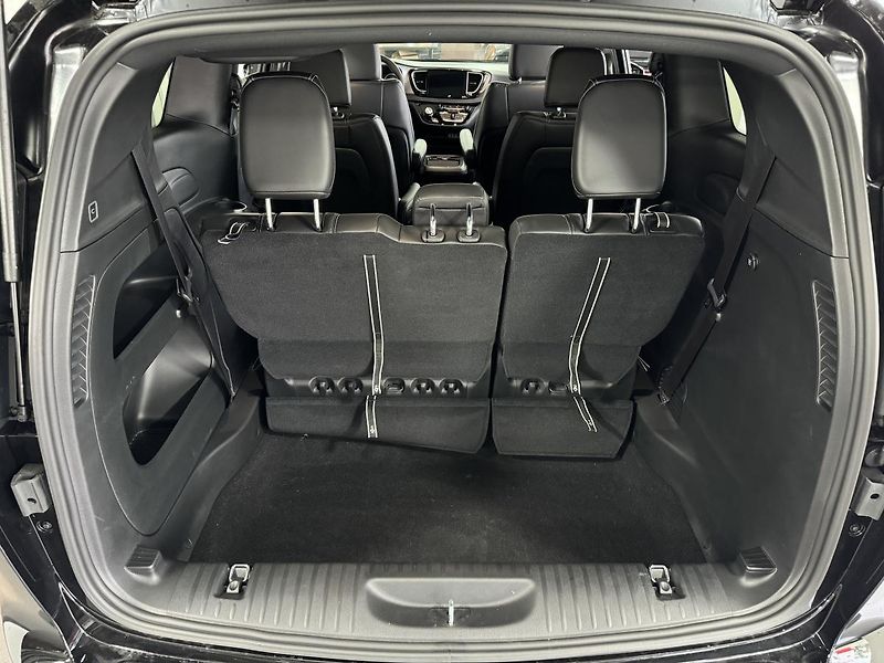 Chrysler Pacifica AWD Touring-L S-Appearance - fotka 20 z 55