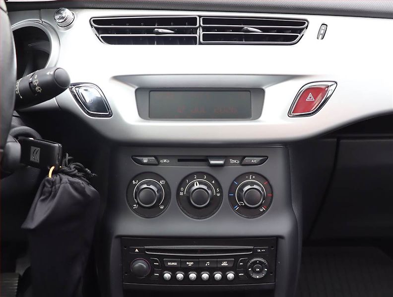 Citroën C3 (2011) 1.4 i, Serv.kniha, Tempomat - fotka 12 z 14