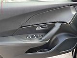 Peugeot 2008 (2019) 1.2 PT, GT, LED, AT, panor - náhled 16