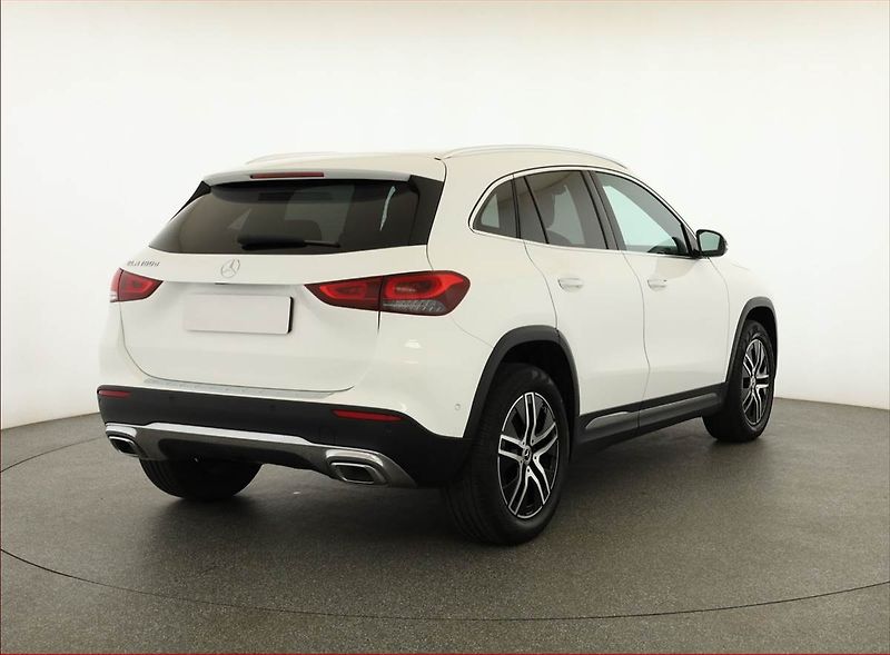 Mercedes-Benz GLA (2022) 180 d - fotka 5 z 19