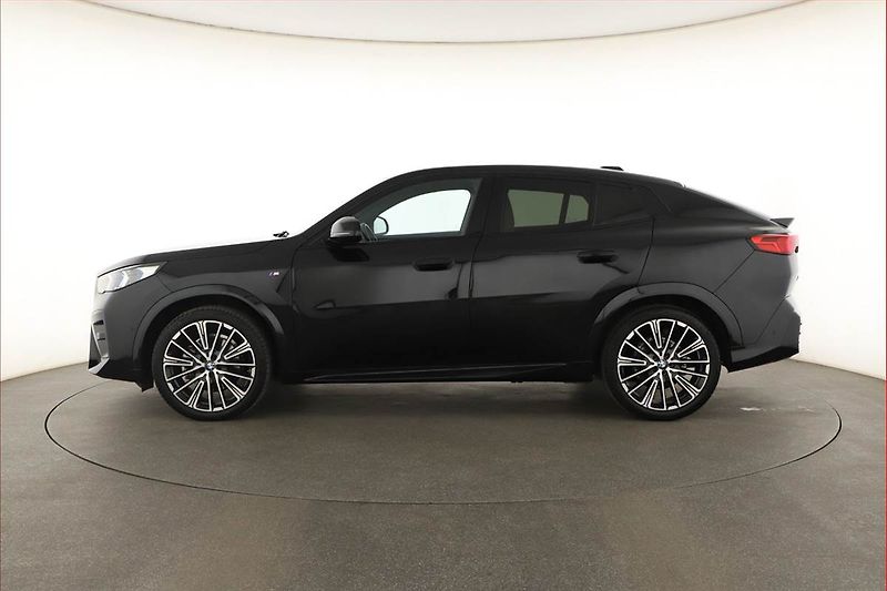 BMW X2 (2024) sDrive20i - fotka 3 z 20
