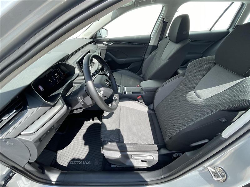 Škoda Octavia 2,0 TDI Combi Ambition Plus - fotka 4 z 22