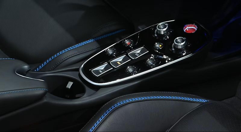McLaren GT (2023) - fotka 12 z 15