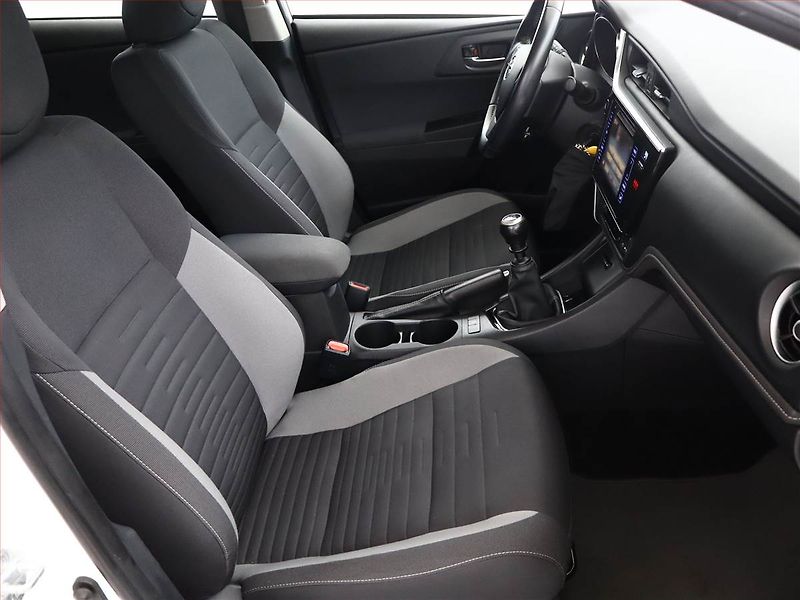Toyota Auris (2019) 1.6 Valvematic, Serv.kniha - fotka 7 z 16