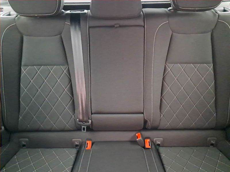 Škoda Karoq (2023) Sportline 1.5 TSI - fotka 10 z 17