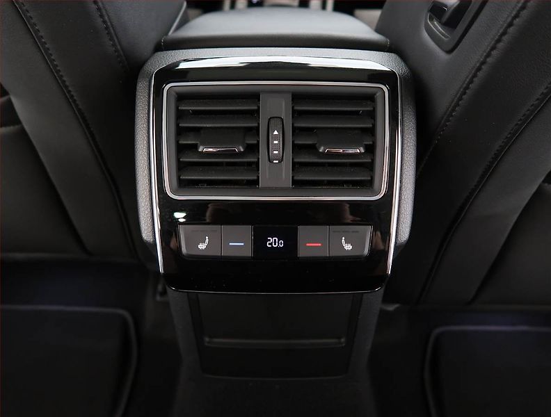 Škoda Superb (2016) 2.0 TDI 4x4, 4X4, Automat - fotka 25 z 31