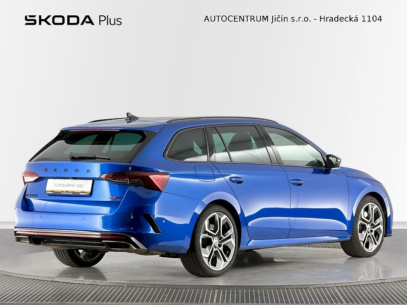 Škoda Octavia (2023) Combi 2.0 TSI 180 kW RS - fotka 2 z 40