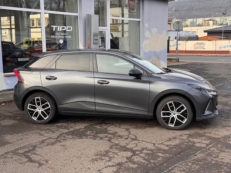 MG MG4 (2025) Electric Exclusive (64 kWh) - fotka 12 z 34