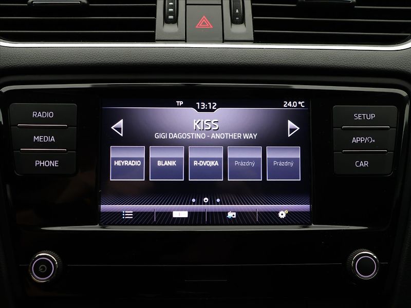Škoda Octavia 1,6 TDI 85kW CZ Ambition DPH - fotka 20 z 30