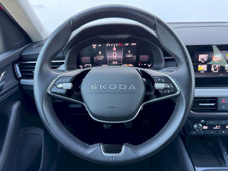 Škoda Kamiq (2025) 1.0 TSI 85kW Top Selection - fotka 7 z 35