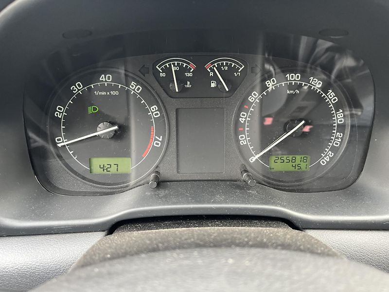 Škoda Octavia (2002) 1,6i 75 Kw Dig.Klima ASR - fotka 13 z 16