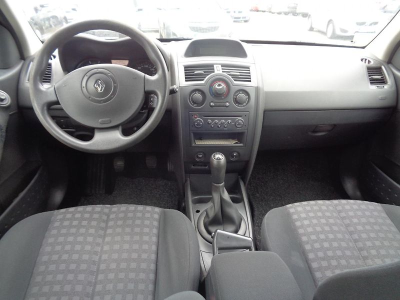 Renault Mégane 1,6 - fotka 11 z 12