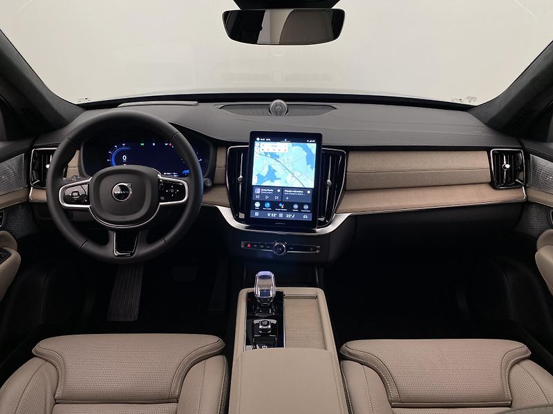 Volvo XC90 T8 AWD RECHARGE REZERVACE - fotka 2 z 73