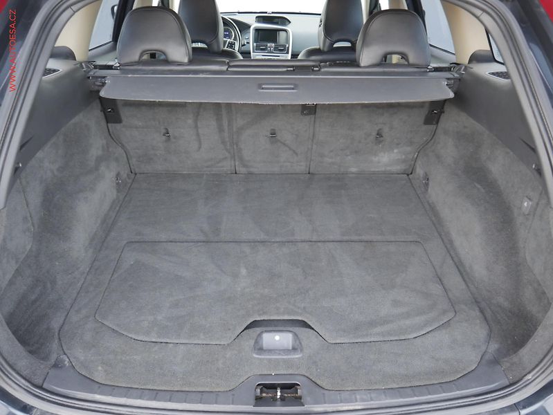 Volvo XC60 (2009) 2.4 D5 4x4, ČR, AT - fotka 7 z 20