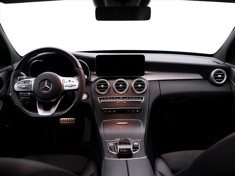 Mercedes-Benz Třídy C 2,0 300de 143kW AMG Night LED - fotka 33 z 40