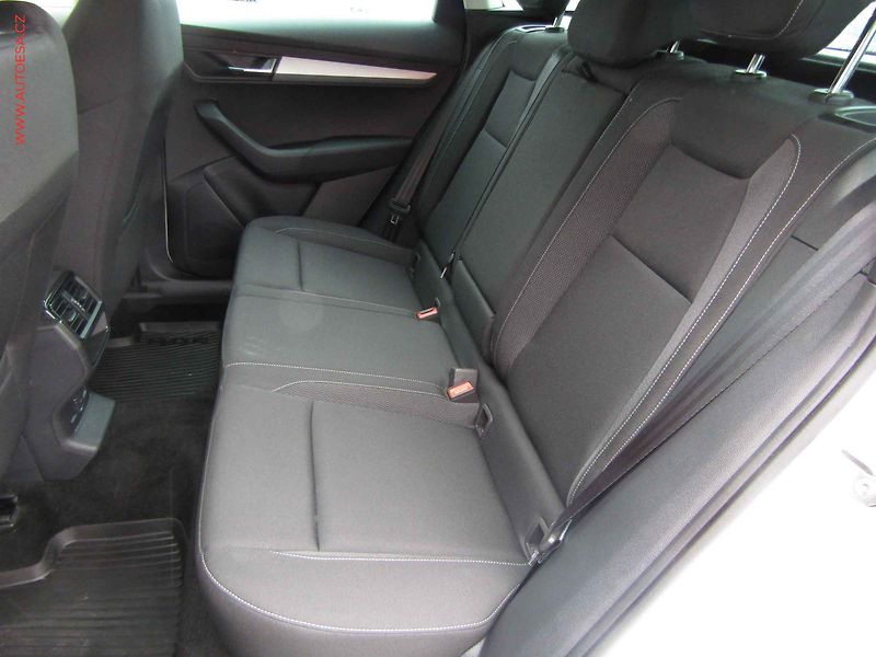 Škoda Karoq (2025) 2.0 TDi, 1.maj,ČR, Fresh - fotka 10 z 22