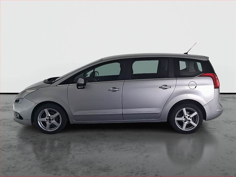 Peugeot 5008 (2010) 1.6 HDi, nová STK, Tažné - fotka 3 z 14