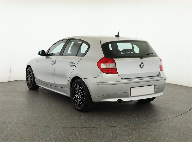 BMW Řada 1 (2005) 116i, nová STK, jezdí výborně - fotka 4 z 13