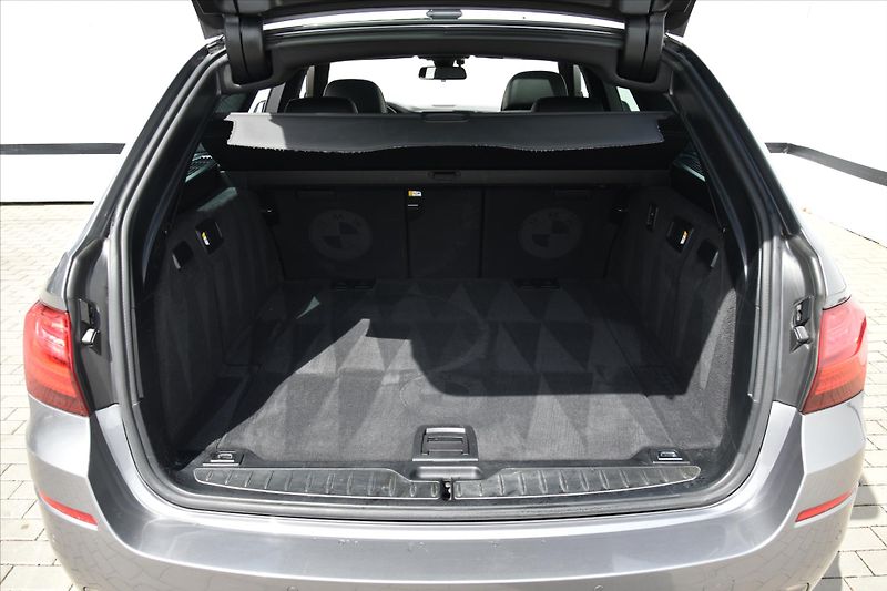 BMW Řada 5 530d xDrive M PAKET PANORAMA - fotka 12 z 28