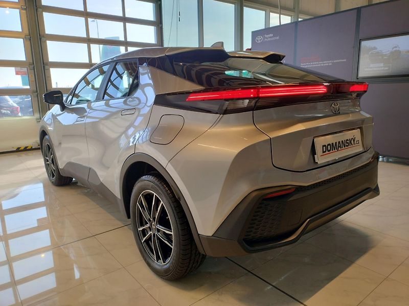 Toyota C-HR (2026) 1.8 FHEV COMFORT - 0% úrok - fotka 3 z 13