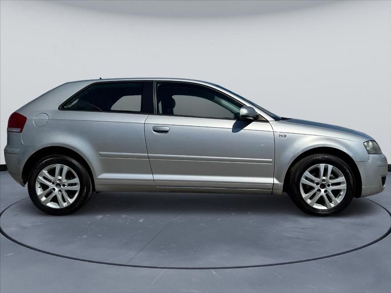 Audi A3 2,0 i Manuál - fotka 4 z 17