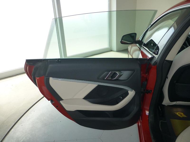 BMW Řada 2 (2021) 1,5I*FULL VYBAV*PŮVOD ČR-1 MAJ - fotka 15 z 29