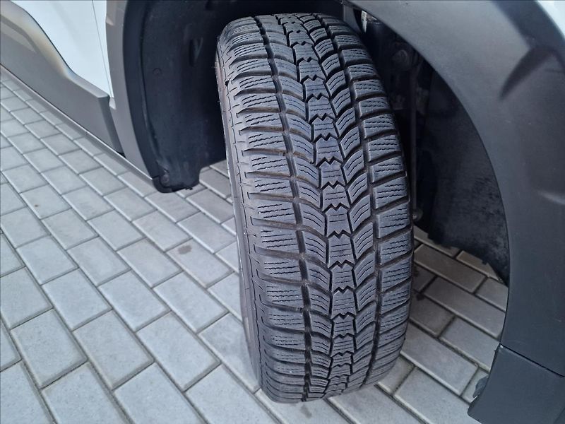 Peugeot Rifter 1.2 PureTech 110 S&S,ČR,1.Maj - fotka 45 z 50