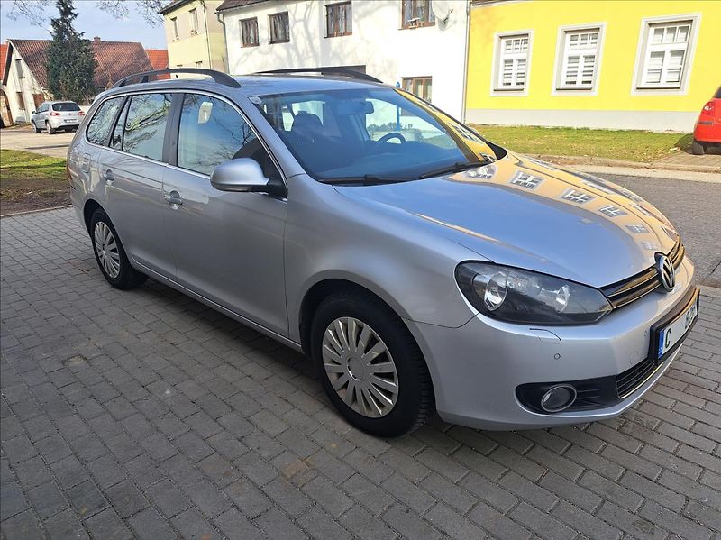 Volkswagen Golf 1,6 TDI Variant - fotka 12 z 43