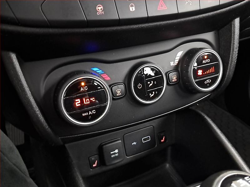 Fiat Tipo (2019) 1.4 T-Jet, Serv.kniha - fotka 15 z 18
