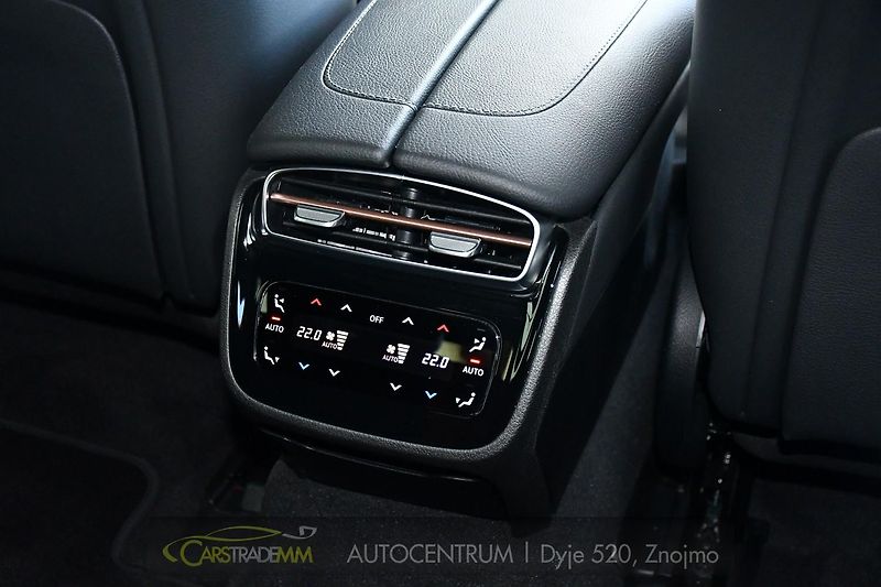 Mercedes-Benz EQE 43AMG HUD 1M PANORAMA - fotka 51 z 60