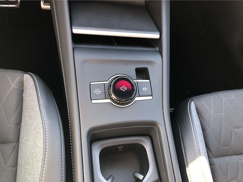 Volkswagen Tiguan 2.0 TDi DSG 7st. LIFE GOAL - fotka 21 z 29