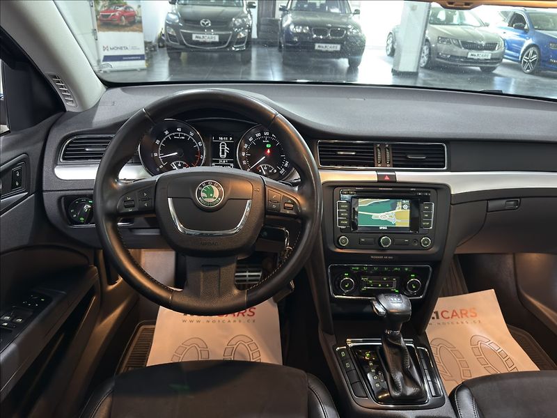 Škoda Superb 2,0   TSI DSG 147kW ELEG PANO - fotka 23 z 41