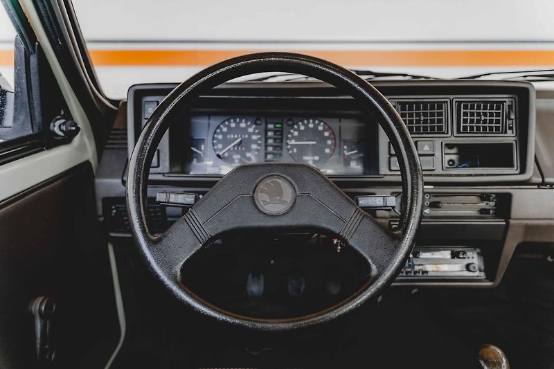 Škoda Favorit (1992) 135L*1992*1.majitel*54.000km - fotka 8 z 16