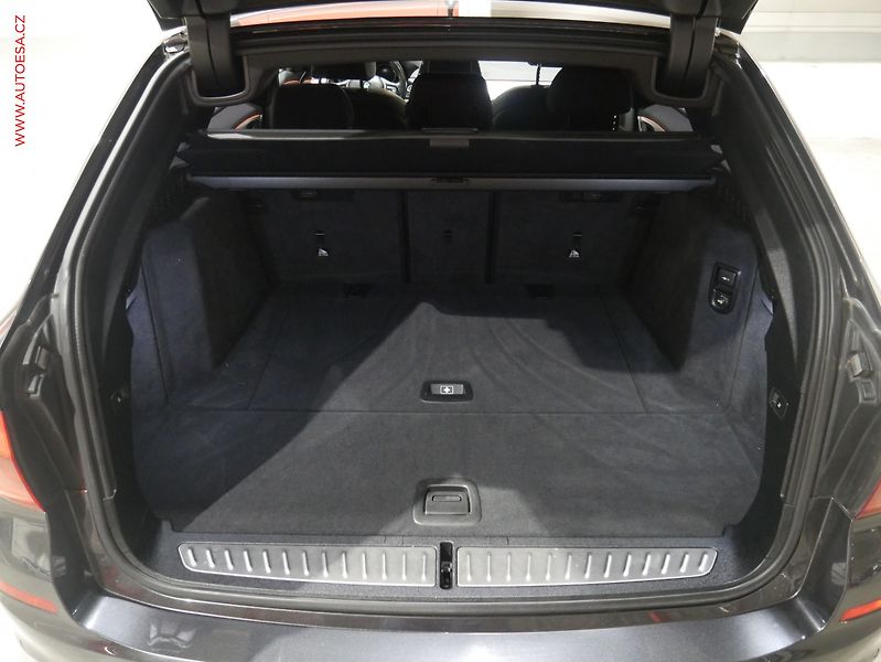 BMW Řada 5 (2017) 2.0d 520xd, AT, LED, panor - fotka 7 z 24