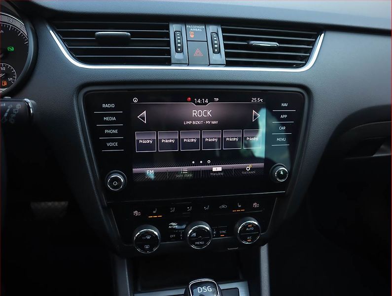 Škoda Octavia (2017) 1.8 TSI, Automat, Serv.kniha - fotka 12 z 20