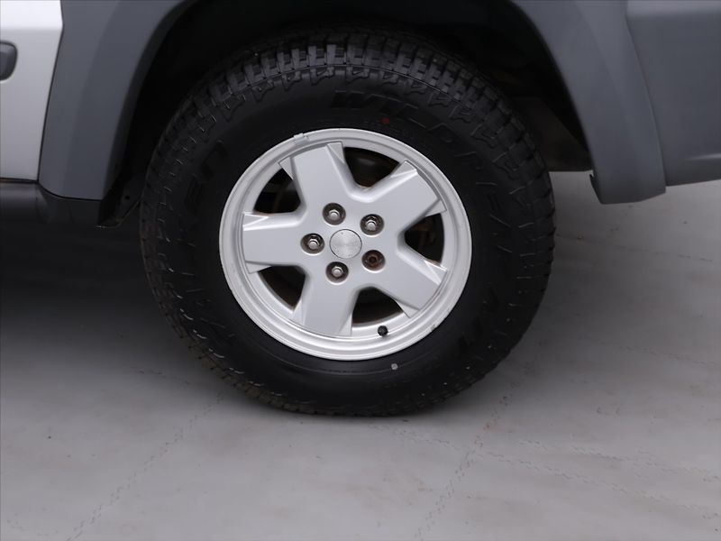 Jeep Cherokee 2,8 CRD 120kW 4x4 Limited Tažn - fotka 19 z 26