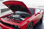 Dodge Challenger SRT Hellcat.