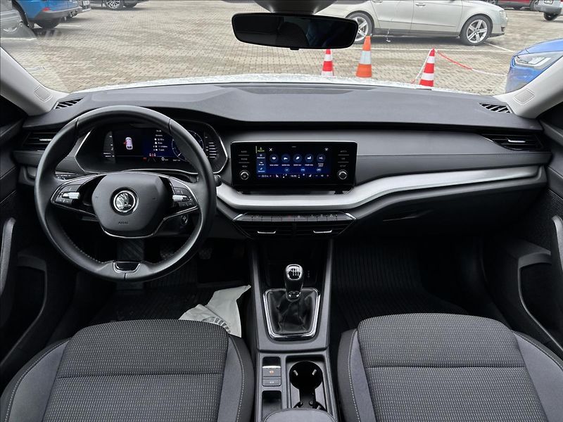 Škoda Octavia 1,5 TSI 110kW Ambition - fotka 14 z 32