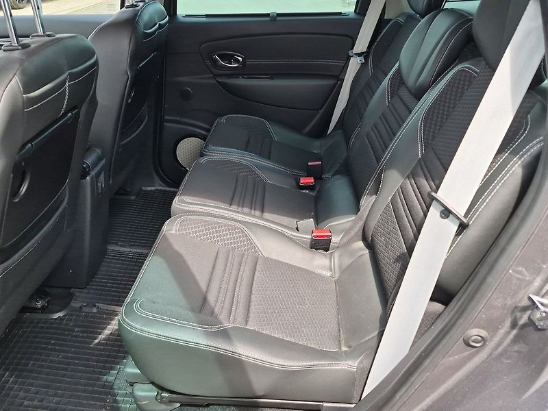 Renault Grand Scénic 1,6 DCi 96 kW - fotka 11 z 26